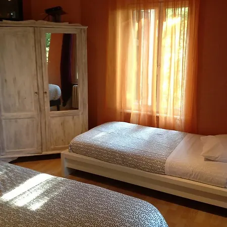Hotel Restaurant Les Platanes Montfaucon-en-Velay Zimmer foto